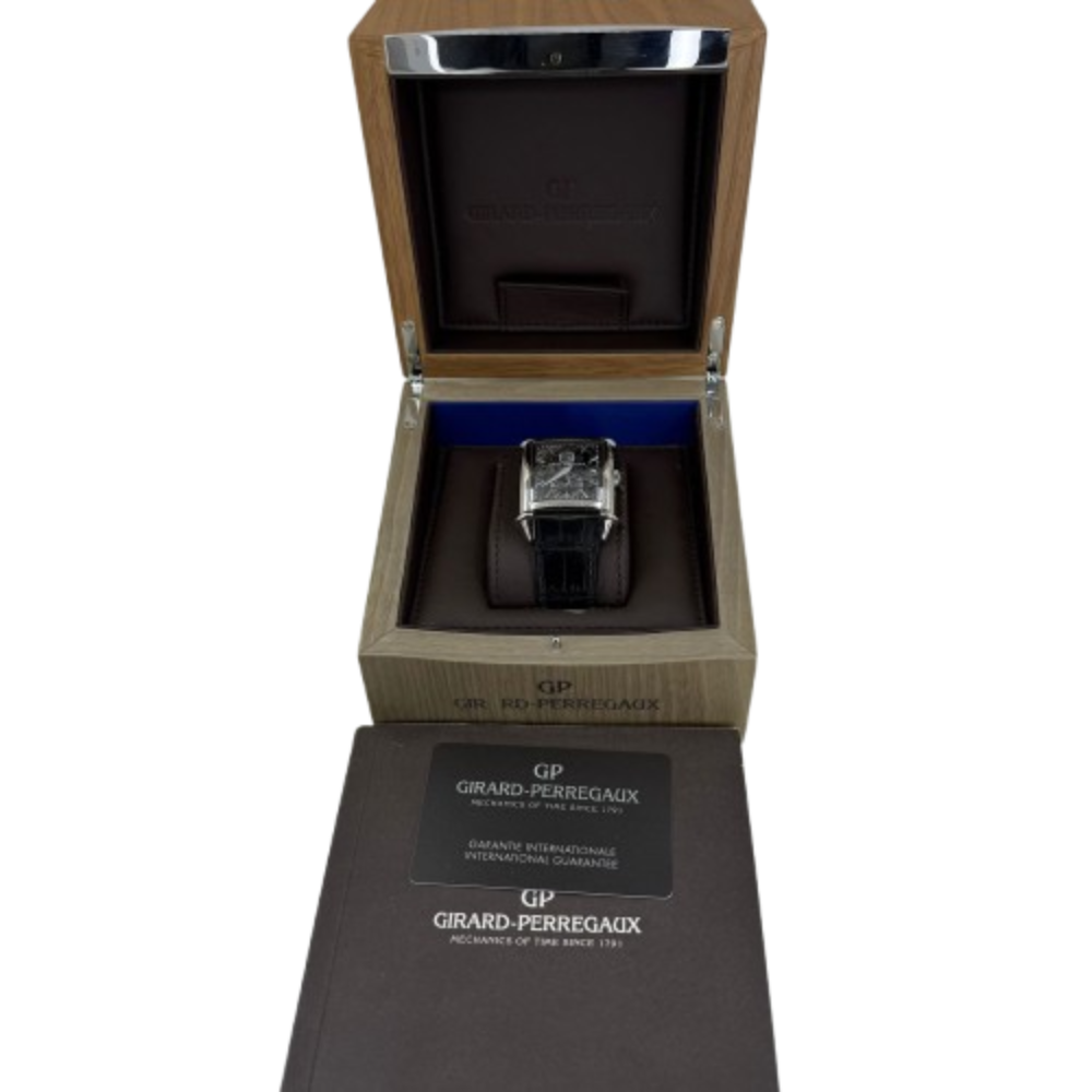 Girard Perregaux Vintage 1945 XXL Large Date and Moon Phase (25882)