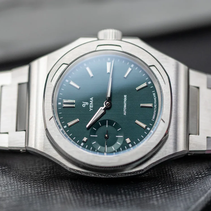 YEMA Wristmaster Slim Small Seconds CMM.29 39mm | 76.26.29.04.SN.M