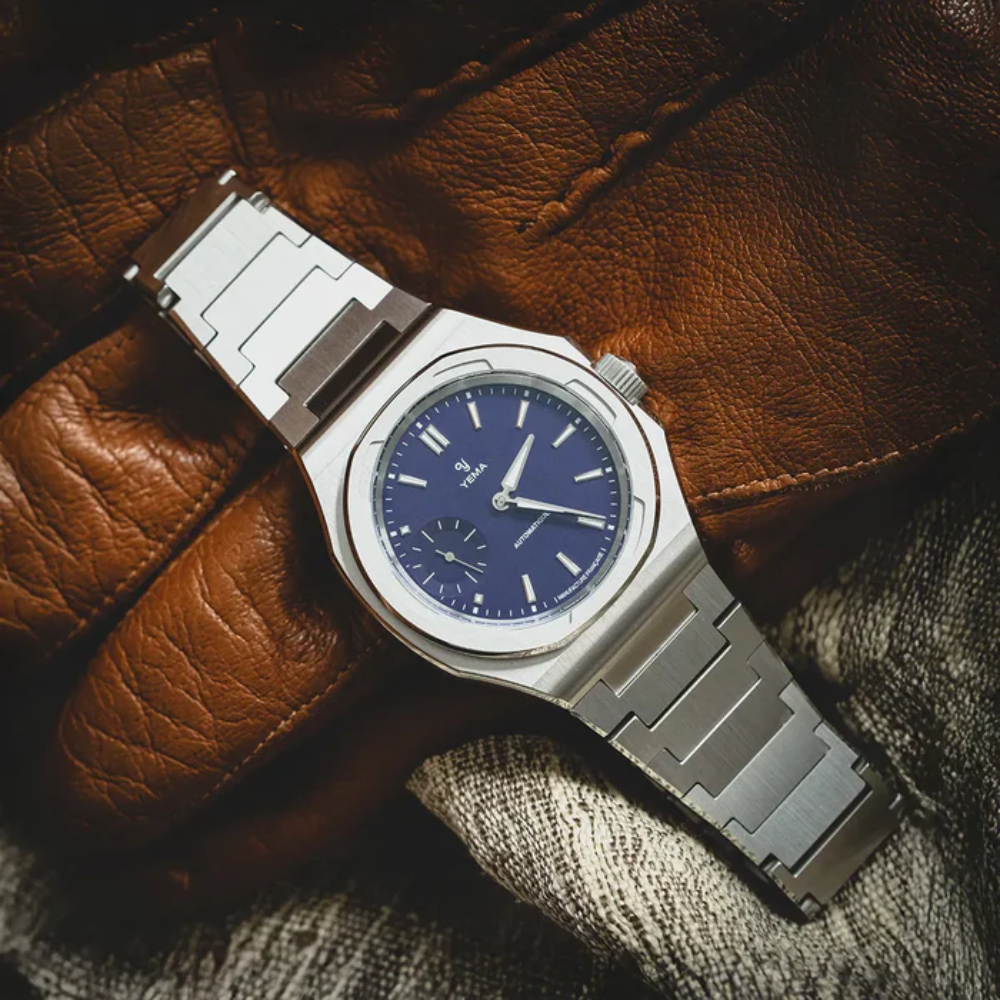 YEMA Wristmaster Slim Small Seconds CMM.29 Dial Blue 39mm | 76.26.29.05.SN.M